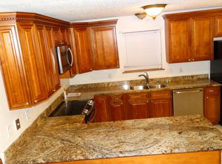 7661 Jonlee Dr, New Orleans, LA 70128