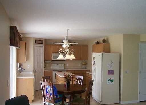 2nd image of 27 Lakeview Reserve Blvd