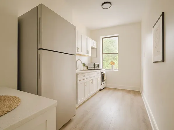 86 Lewis Avenue image 1 of 5