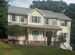 356 Tillinghast Rd, East Greenwich, RI 02818