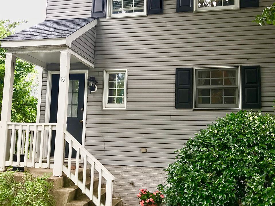 1st image of 15 Stonewall Ct