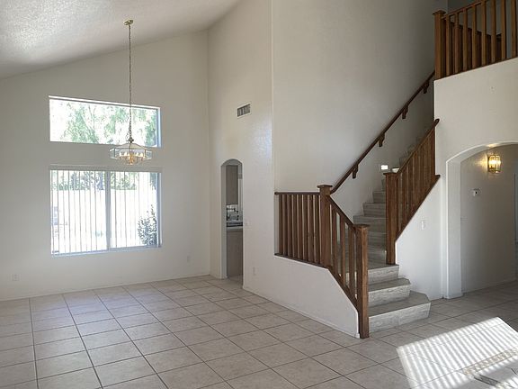 4th image of 376 W Buena Vista Dr
