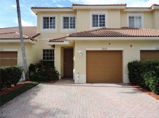 3221 NW 32nd Ter, Oakland Park, FL 33309