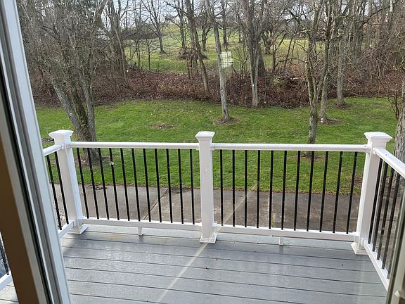 4th image of 228 Parkwood Cir #3
