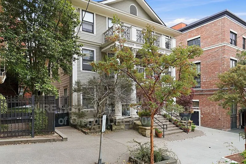 1 bed, 1.0 bath, $1,395 — Photo 3