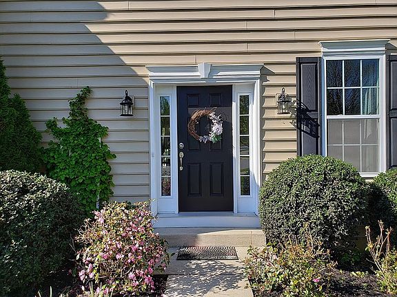 3rd image of 107 Haven Cir