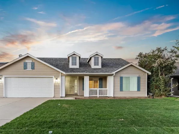 2702 Holt Ave, Sanger, CA 93657