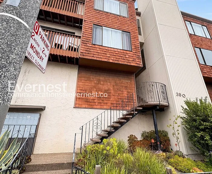 380 Monterey Blvd #302 — Photo 1