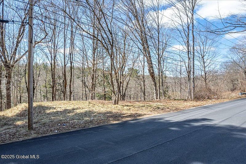 3rd image of 99 Maple Avenue