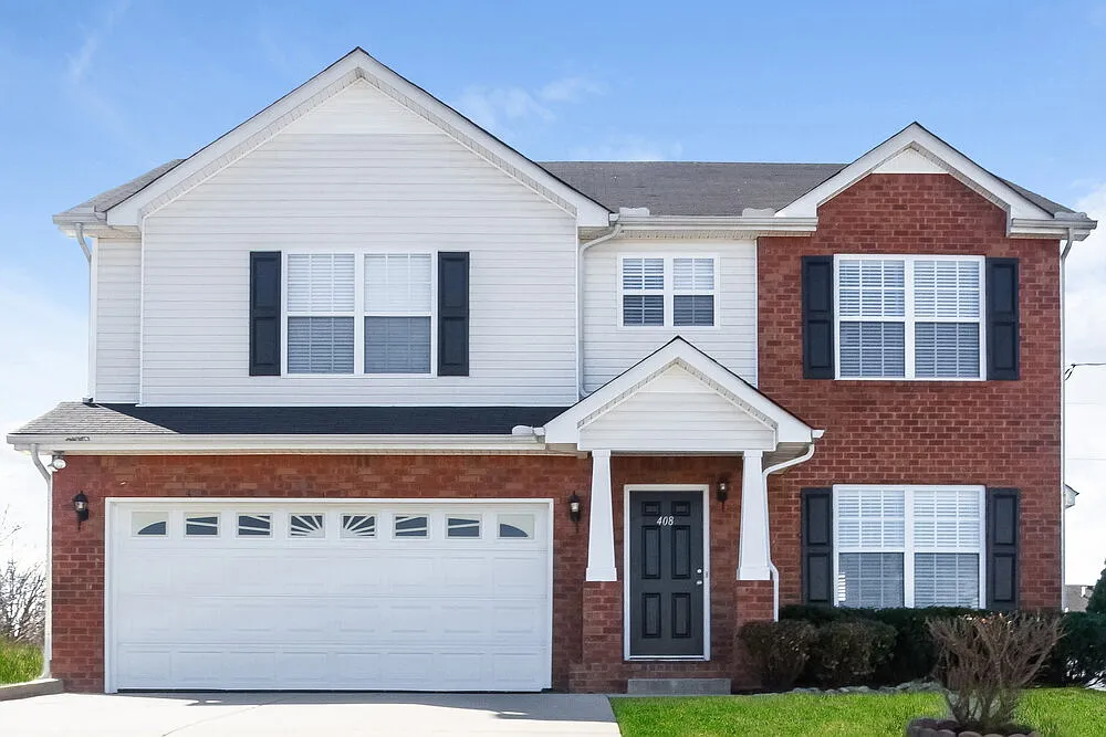 3 bed, 2.5 bath, 2094 sqft, $2,260 — Photo 1