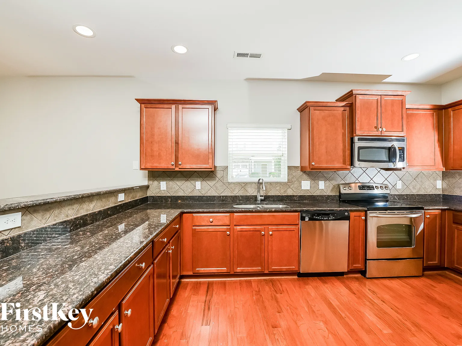 4 bed, 2.5 bath, 2867 sqft, $2,745 — Photo 4