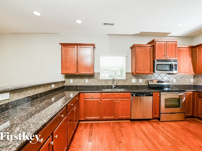 1593 Abbey Park Ct — Photo 4