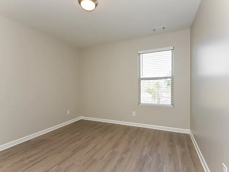 311 Caledonian Cir — Photo 13