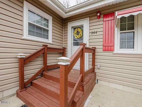 3rd image of 207 Walnut St