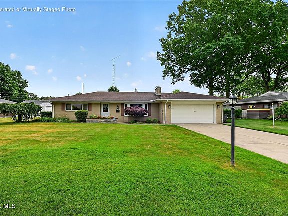 3rd image of 3658 Coronada Dr