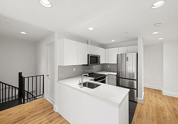 4th image of 1168 Greene Ave APT 1B