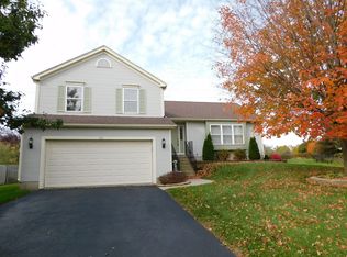 405 Calgary Way, Belvidere, IL 61008