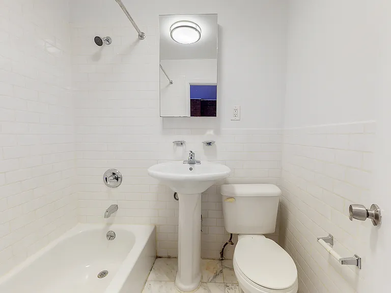 517 3rd Ave #7 — Photo 5