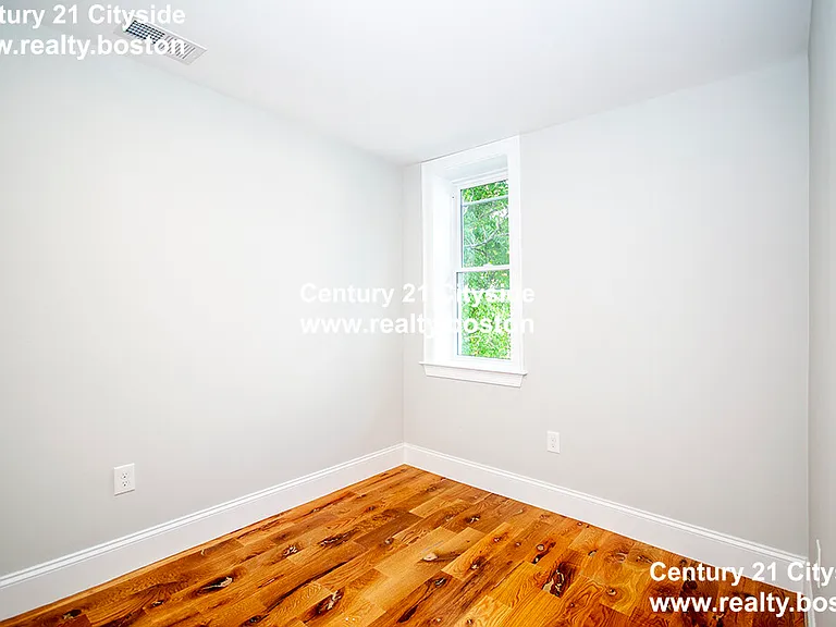 205 Marion St #3 — Photo 7