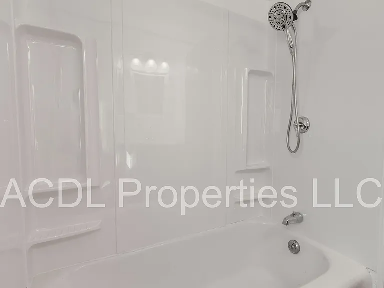 8215 W Burleigh St — Photo 5