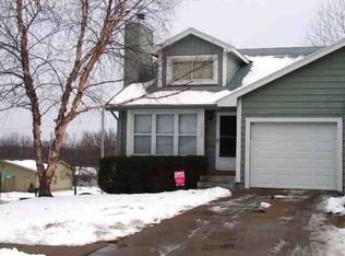 3500 SW Eveningside Dr, Topeka, KS 66614