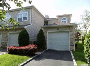 79 Windwatch Dr, Hauppauge, NY 11788
