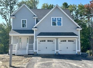 20 Farmall Way, Tewksbury, MA 01876