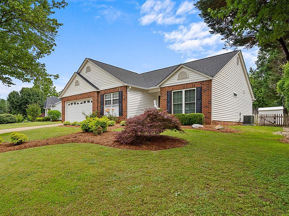 4th image of 106 Riverside Chase Cir