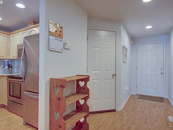 4th image of 2727 NE 96th Way