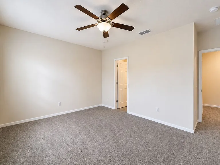 1104 Coral Ln — Photo 11