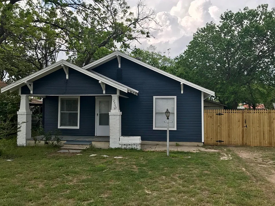 2909 McLemore Ave