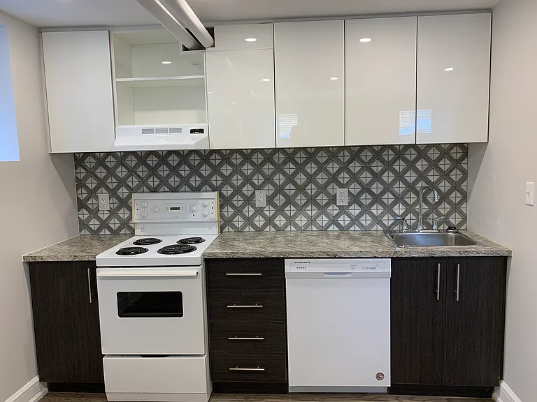 575 Maclaren St #9 — Photo 7