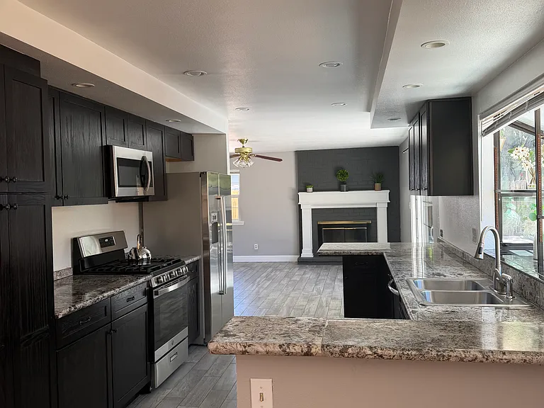 840 Singingwood Dr — Photo 3