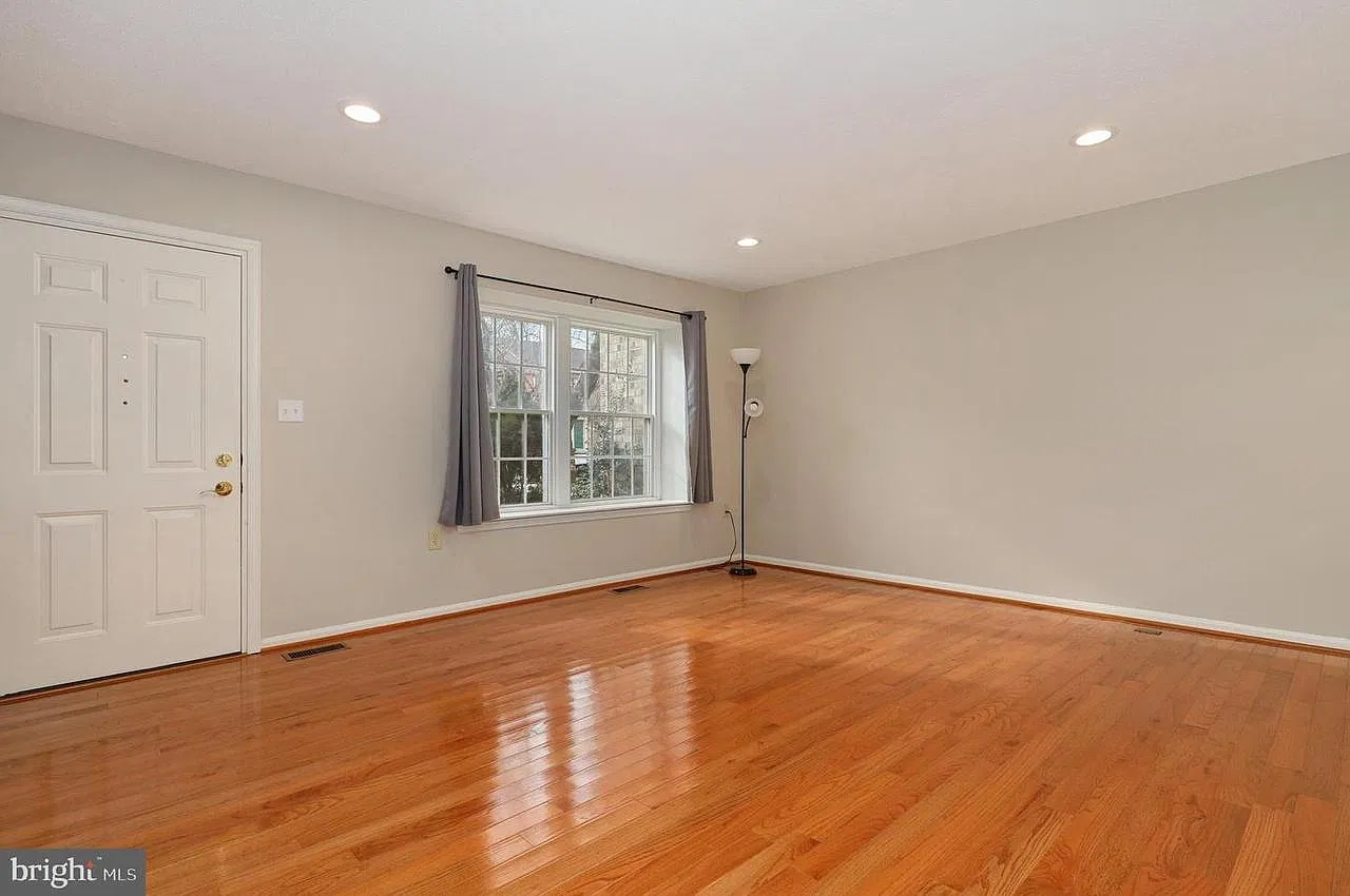 3 bed, 3.5 bath, 1730 sqft, $2,650 — Photo 3