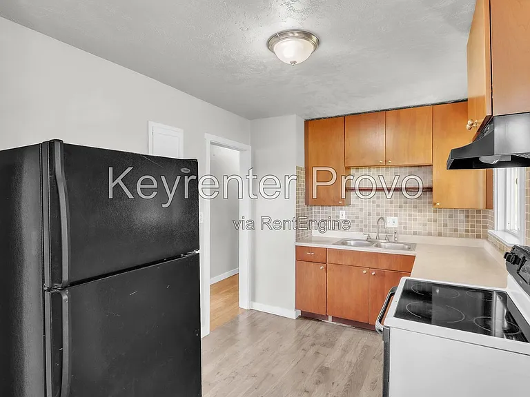 1304 E 520 South St — Photo 12