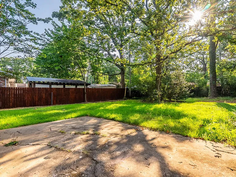 602 W Devon Ave — Photo 7