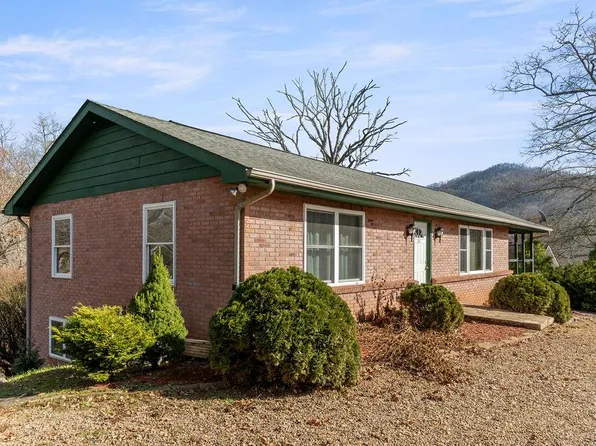 155 Claude Arnold Rd, Franklin, NC 28734