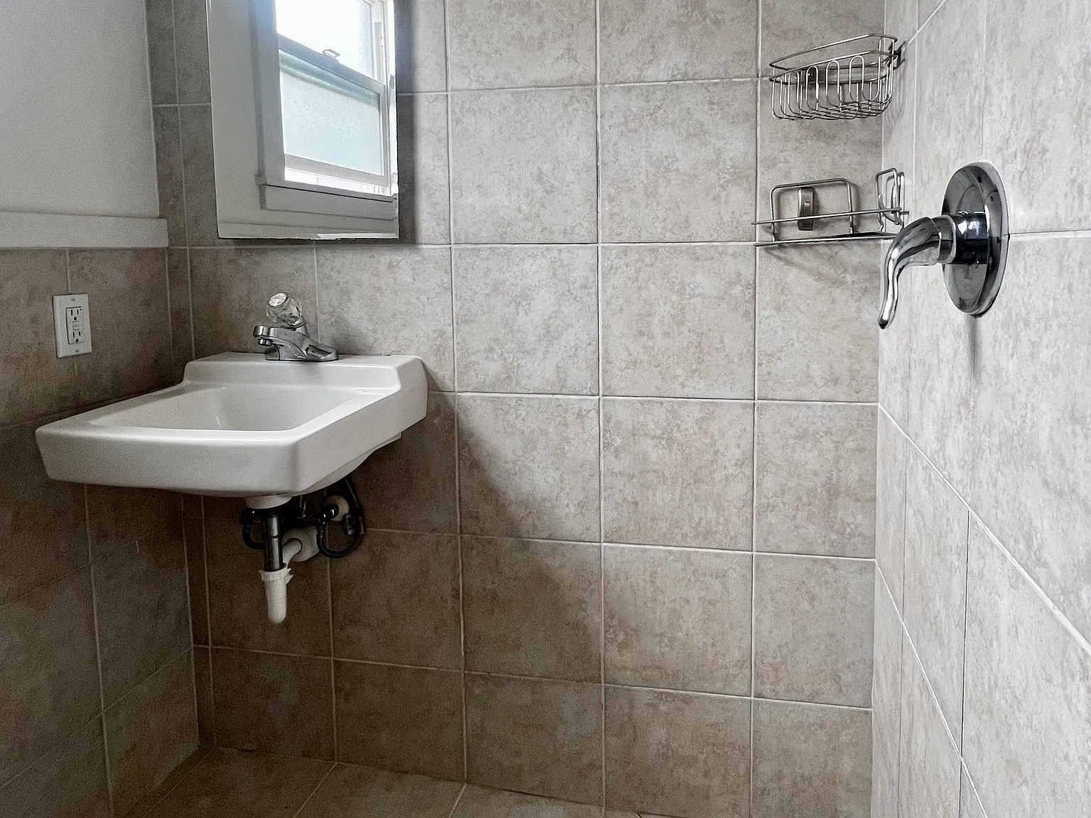 1 bed, 530 sqft, $2,200 — Photo 2