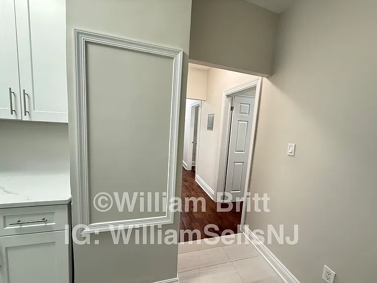 125-127 Corbin Ave #402 — Photo 6