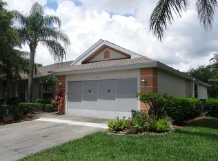 713 Staffordshire Ln, Sun City Center, FL 33573