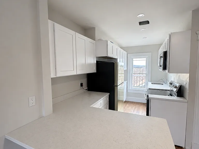 42 Curtis Ave — Photo 5