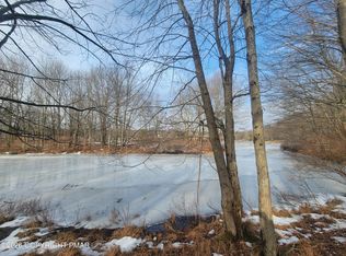 243 Cedar Dr, Long Pond, PA