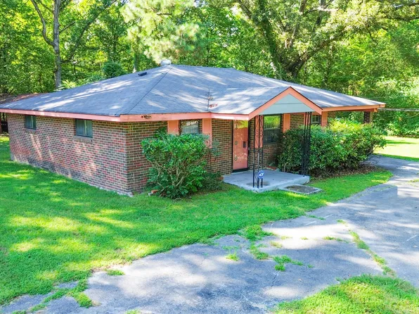 8014 Bork Memorial Dr, Ooltewah, TN 37363