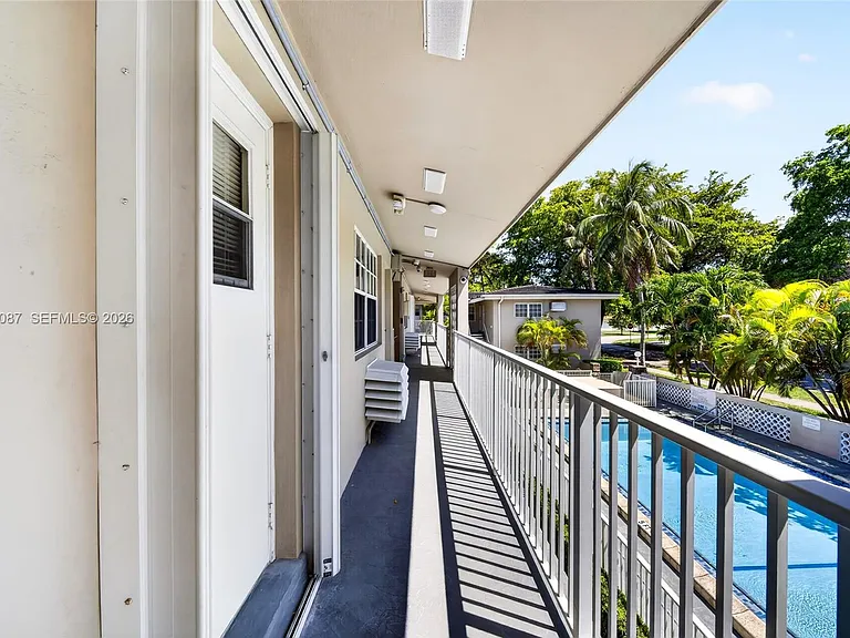 6565 Santona St #B17 — Photo 27
