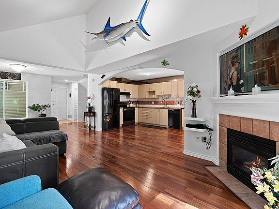 3rd image of 2351 Parkway Blvd #36