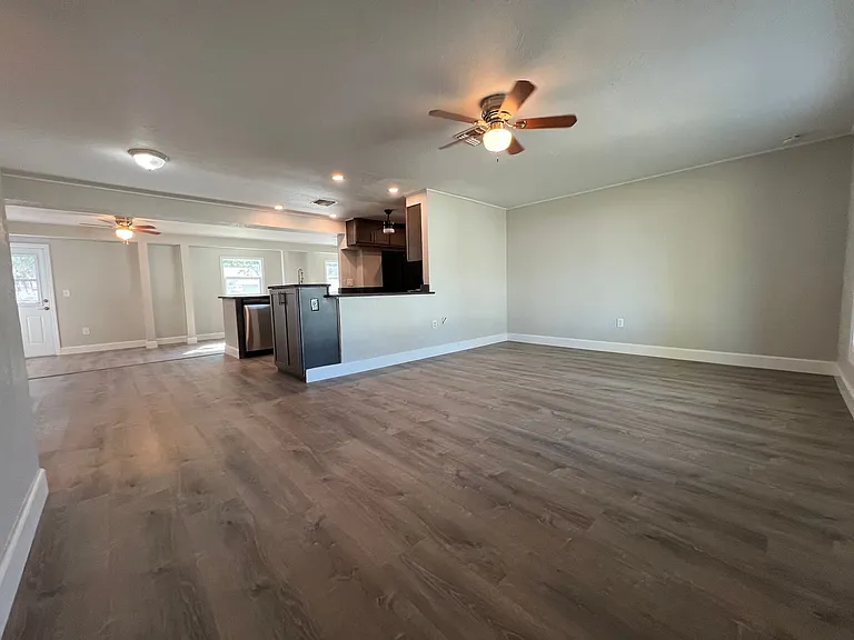 2443 Duke Ln — Photo 3