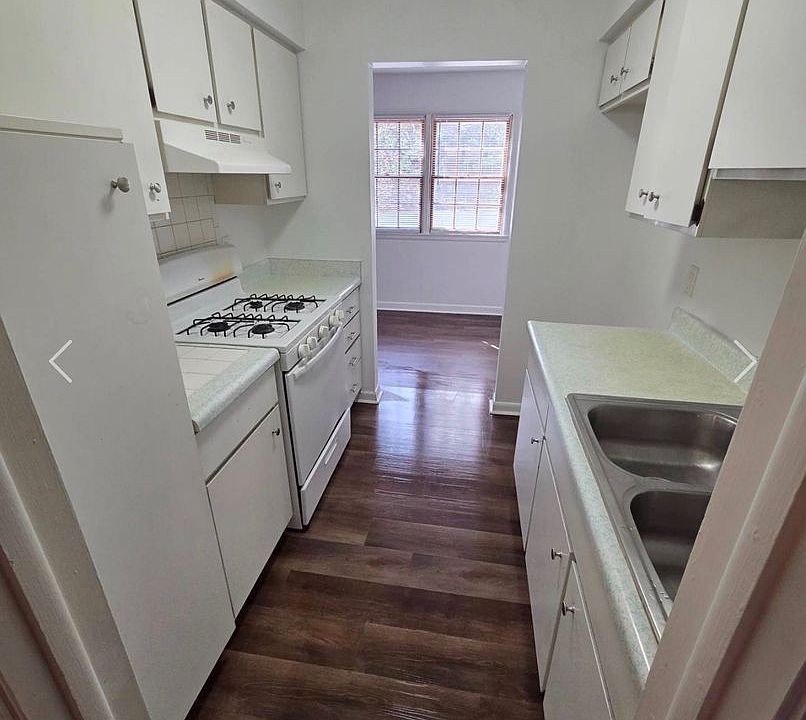 1st image of 6709 N University St #B16