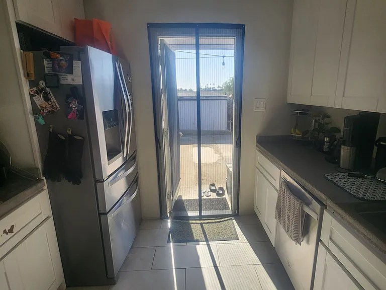 4350 Clairemont Dr — Photo 20