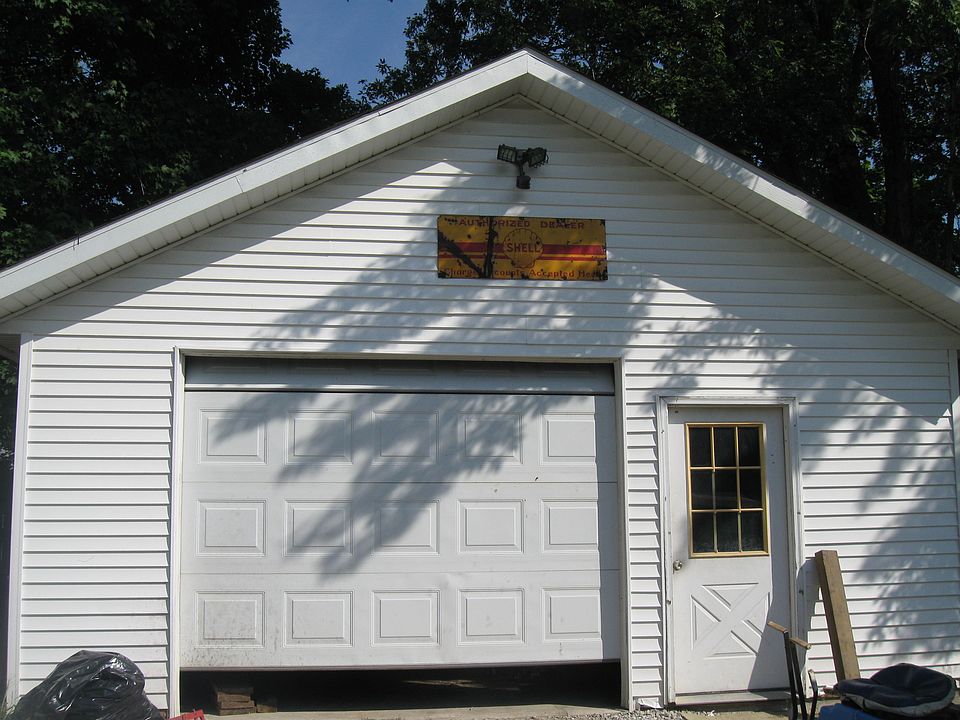 2nd image of 309 E Monroe