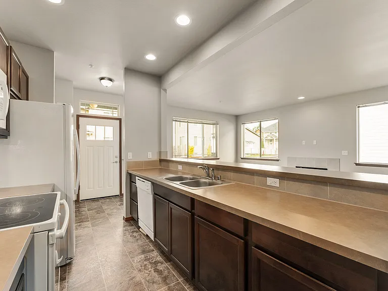 19601 Wapato Ln NE #105 — Photo 6
